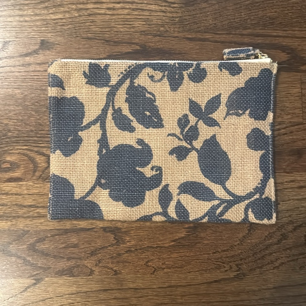 Sezane Large Pouch - Picture 2 of 4